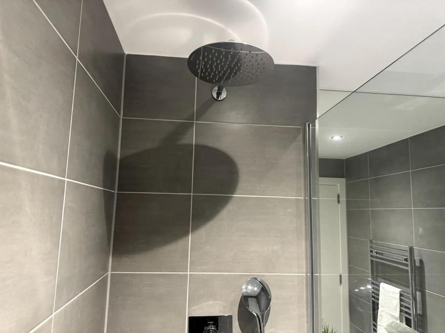 ברמינגהאם Luxury Oaks Suite, Free Private Parking, 2 Bed 2 Bathroom Apartment, Central Solihull מראה חיצוני תמונה