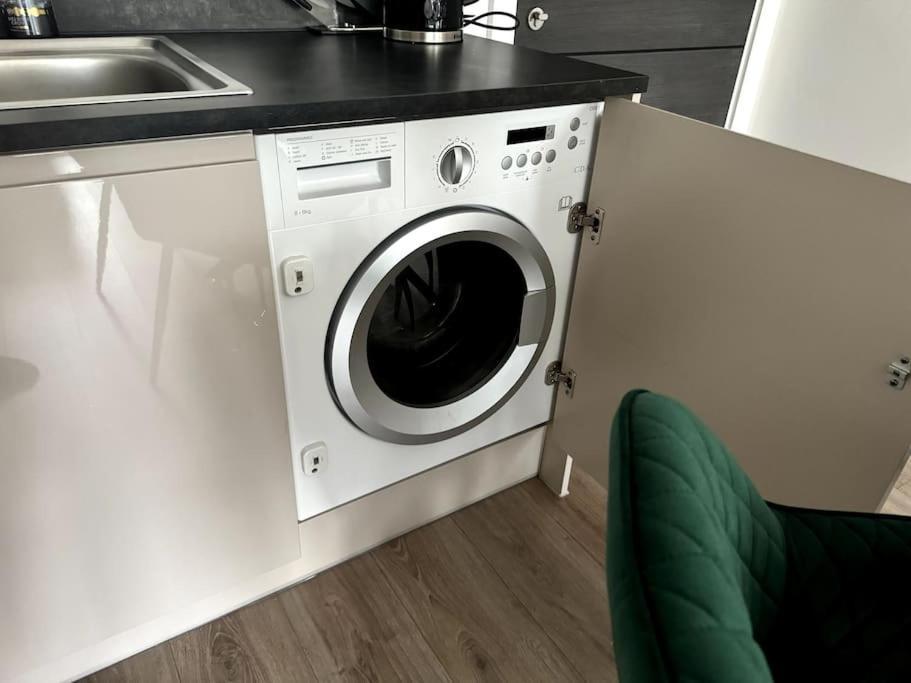ברמינגהאם Luxury Oaks Suite, Free Private Parking, 2 Bed 2 Bathroom Apartment, Central Solihull מראה חיצוני תמונה