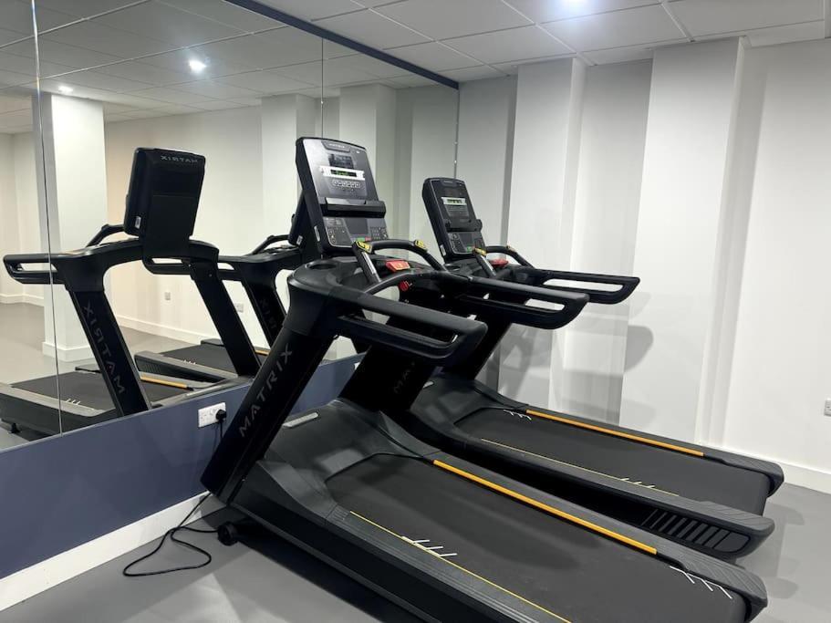 ברמינגהאם Luxury Oaks Suite, Free Private Parking, 2 Bed 2 Bathroom Apartment, Central Solihull מראה חיצוני תמונה