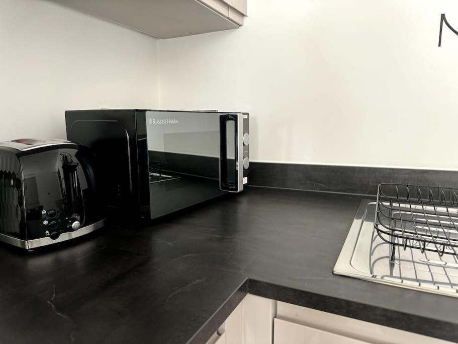ברמינגהאם Luxury Oaks Suite, Free Private Parking, 2 Bed 2 Bathroom Apartment, Central Solihull מראה חיצוני תמונה